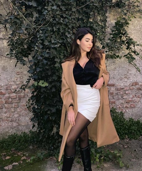 ヌード 屋外 OnlyFans 美しいポルノ 画像