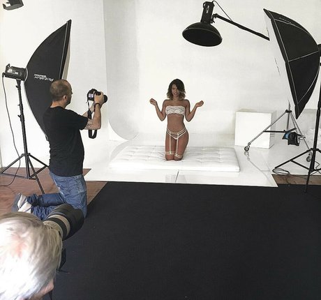 Justine Reine Marie ホットなモデル 写真