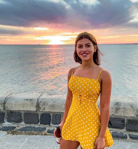 Justine Reine Marie ヌードスター 写真