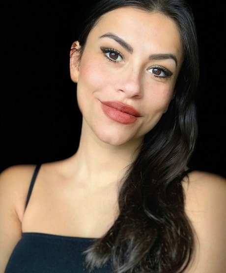 Justine Reine Marie ポルノスター 素敵 ギャラリー