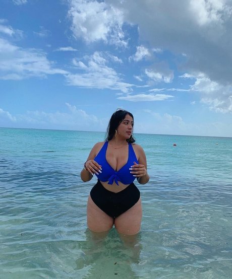 巨乳で曲線美のOnlyFans えろた アーカイブ