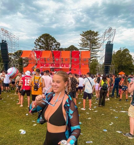 潮吹きオーガズムOnlyFans セクシーヌード 写真