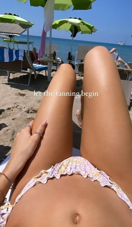 Lies Zhara ホットなスター 写真