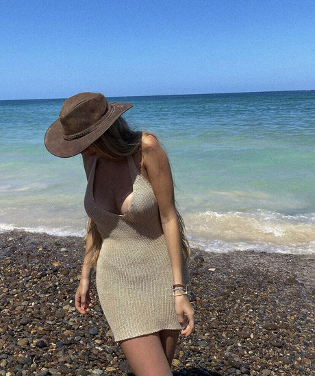 Lies Zhara ポルノスター 画像