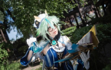 太った足のOnlyFans アートポルノ 写真