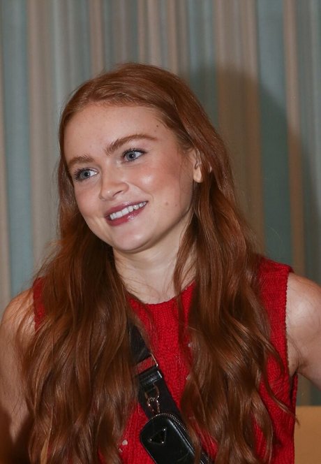 Sadie Sink 完璧なモデル 写真