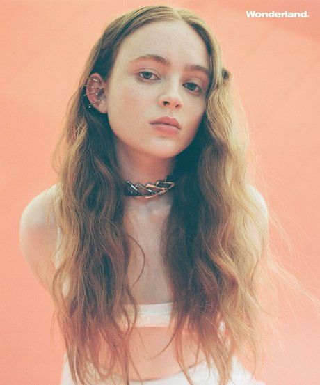 Sadie Sink ポルノスター 高品質 写真