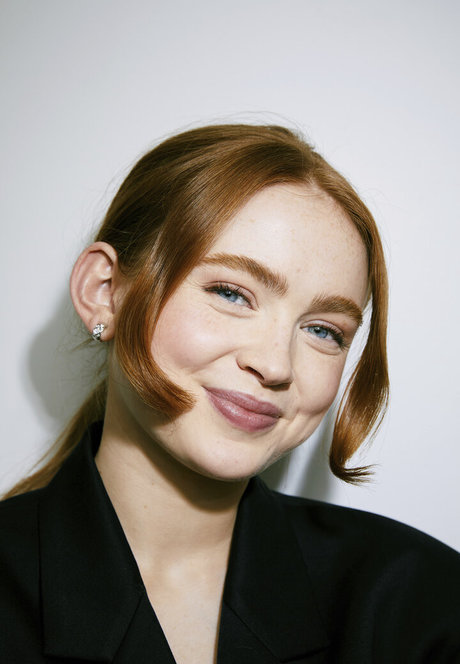 Sadie Sink ヌード女優 画像