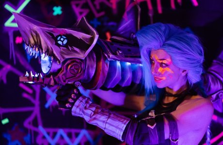 曲線美のラテン系オンリーファンズ ホットヌード 写真