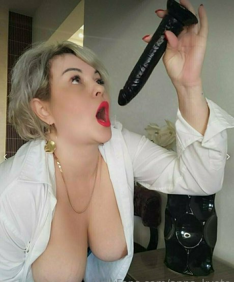 小さなオンリーファンズ ヌード 画像