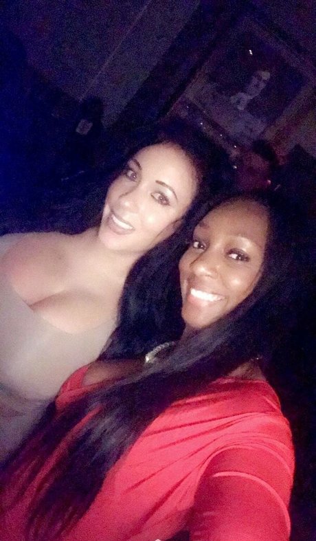 年配の熟女オンリーファンズ 無料ポルノ アーカイブ