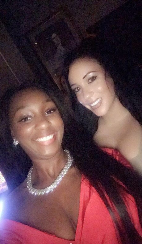 Kelly Louise Sheridan 完璧なポルノスター 画像