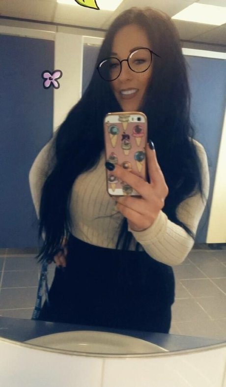 Kelly Louise Sheridan 無料女優 写真