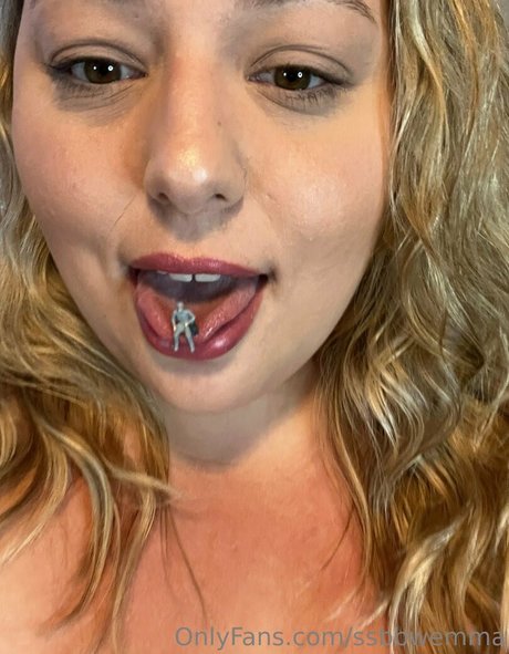 ピアス乳首オンリーファンズ ポルノ ギャラリー