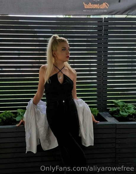 aliyarowefree セックスモデル 写真