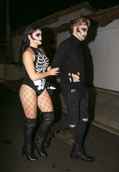 ポニーテールオンリーファンズ セクシー裸 画像