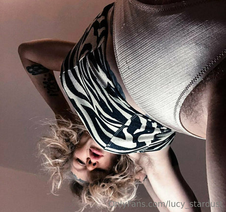lucy stardust 美しいポルノスター 写真