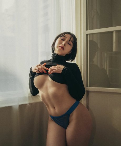 色白のティーンオンリーファン 美しい 画像