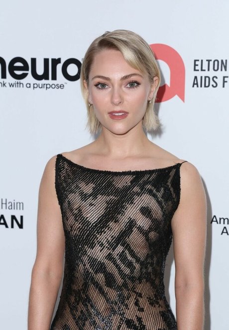 AnnaSophia Robb 裸のモデル 写真