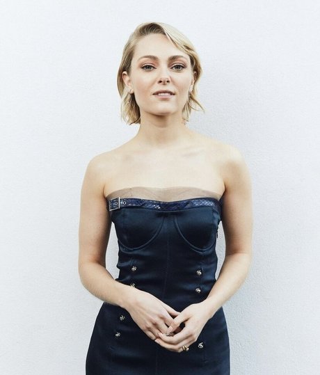 AnnaSophia Robb ポルノスター アダルト アーカイブ