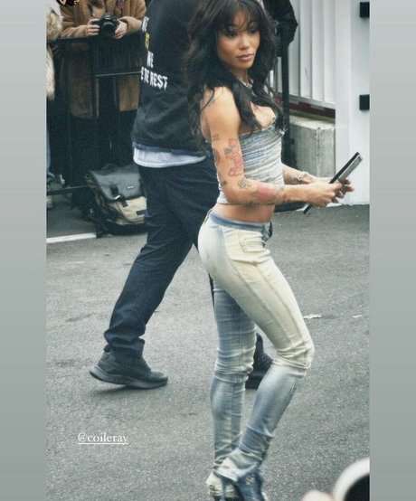 ヘンタイオンリーファンズ 無料セクシー 画像