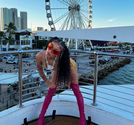 興奮した看護師OnlyFans ポルノ 画像