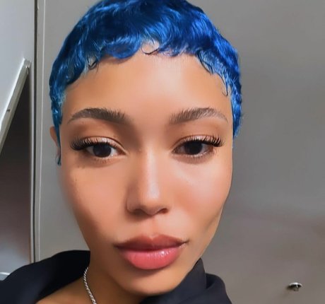 ロシアのお母さんOnlyFans アートヌード 写真