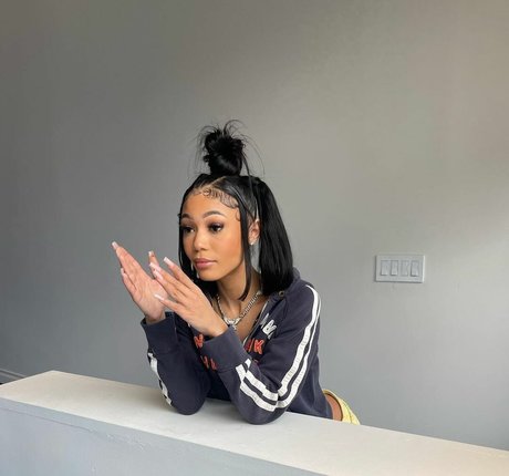 アナル熟女OnlyFans 無料 写真