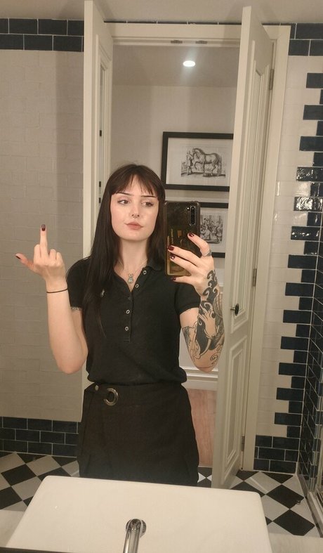 ハンズオンリーファン セクシーヌード ギャラリー