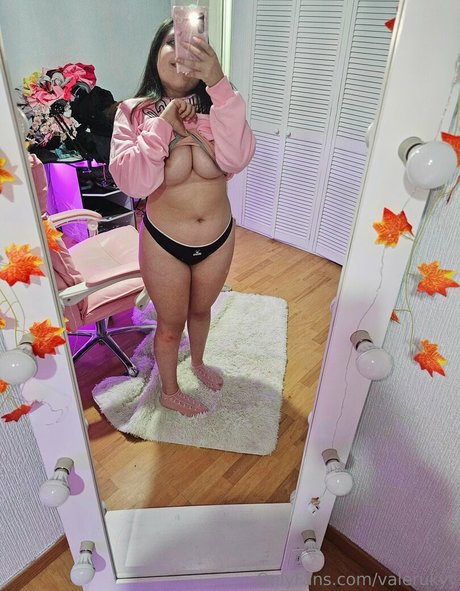 毛深い足のOnlyFans ホット 画像