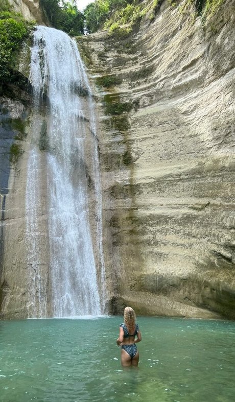 18歳のオンリーファンズ セクシーxxx ギャラリー