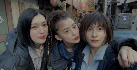 Ayaka Miyoshi ポルノスター ヌード 画像