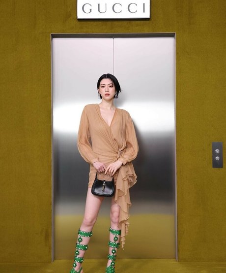 Ayaka Miyoshi ポルノモデル 画像