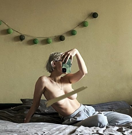 Coffeeenjoyer ポルノスター アート アーカイブ