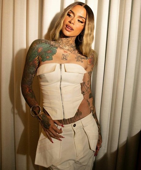 ティーンランジェリーOnlyFans 素敵 画像