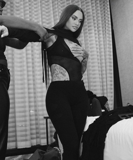 毛深い足のOnlyFans ポルノ 写真