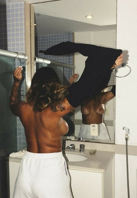 ヌード 屋外 OnlyFans 美しいヌード ギャラリー