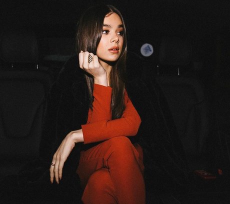 巨乳の赤毛オンリーファンズ トップ 写真