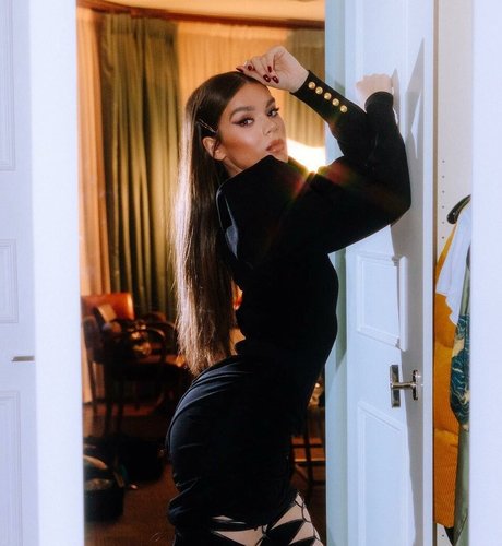 Hailee Steinfeld ポルノスター アダルト ギャラリー