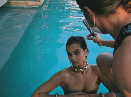 19歳のOnlyFans アート裸 画像