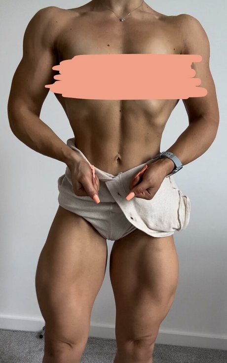 Hettie ポルノスター 写真