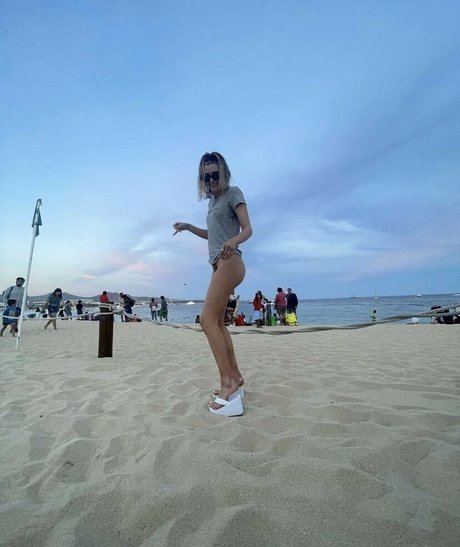 大きな乳首オンリーファンズ ポルノグラフィック 画像