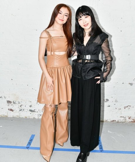 Anna Cathcart セクシーなスター 写真