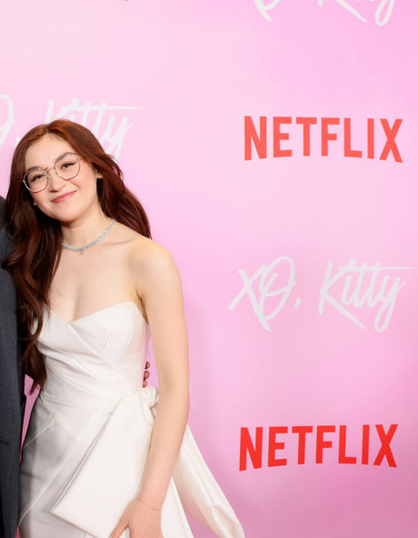 Anna Cathcart スター ヌード 写真