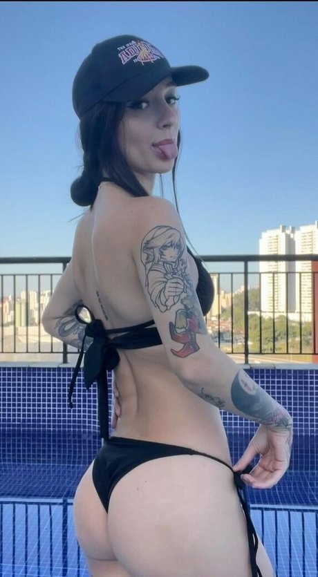 Leticia Caputi エロティックなスター 画像