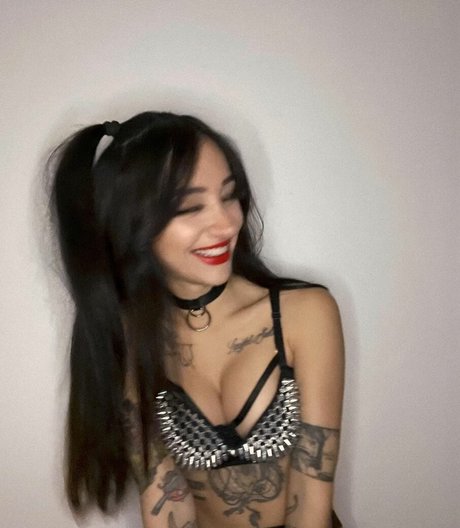 巨乳の赤毛オンリーファンズ アート裸 画像