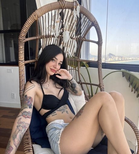 Leticia Caputi ホットなスター 写真