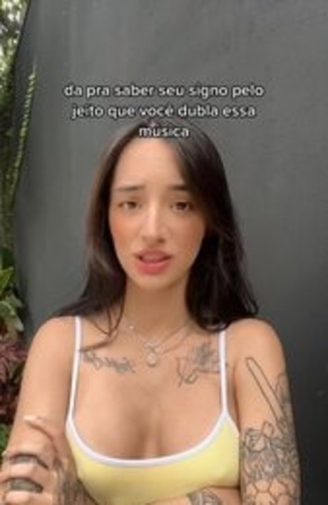 Leticia Caputi 高品質モデル 画像