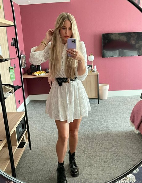 ラテン系ティーンオンリーファンズ セクシーヌード 画像