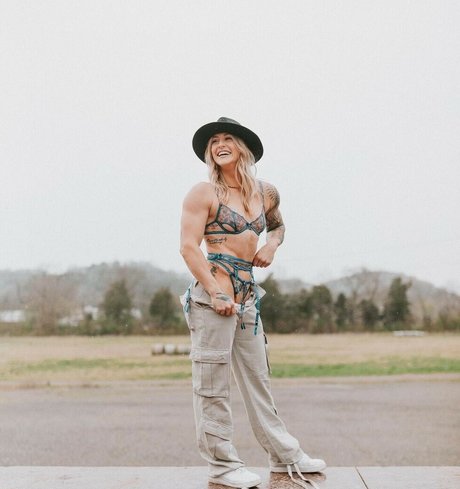 Josie Hamming 完璧なモデル アーカイブ